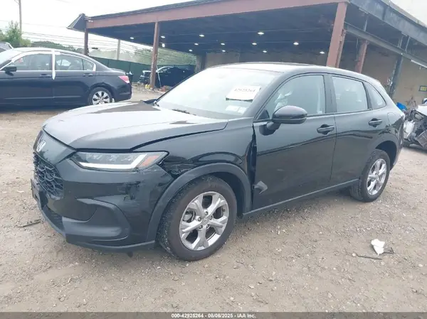 3CZRZ2H30RM738280 2024 HONDA HR-V - Image 2