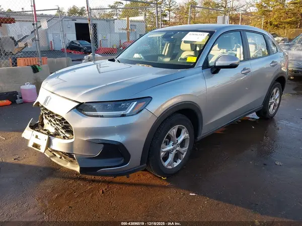 3CZRZ2H32RM762399 2024 HONDA HR-V - Image 2