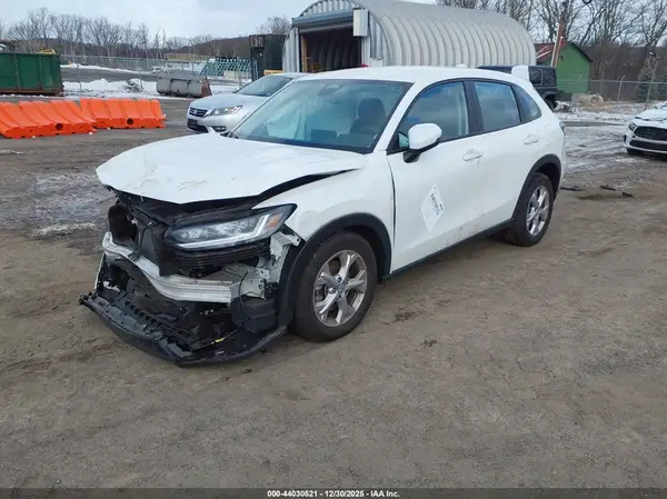3CZRZ2H32RM764251 2024 HONDA HR-V - Image 2