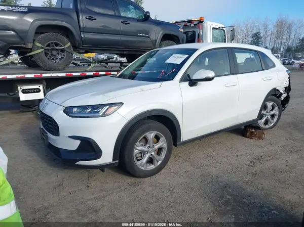 3CZRZ2H33RM737933 2024 HONDA HR-V - Image 2