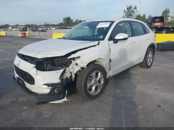 3CZRZ2H36RM705672 2024 HONDA HR-V - Image 2