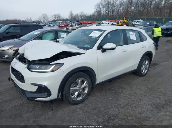 3CZRZ2H38RM748992 2024 HONDA HR-V - Image 2