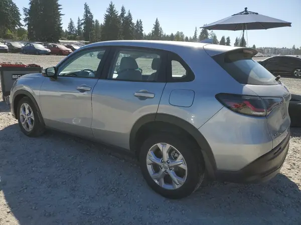 3CZRZ2H3XPM745931 2023 HONDA HR-V - Image 2