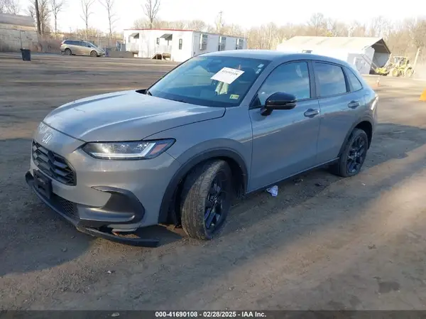 3CZRZ2H56RM737748 2024 HONDA HR-V - Image 2