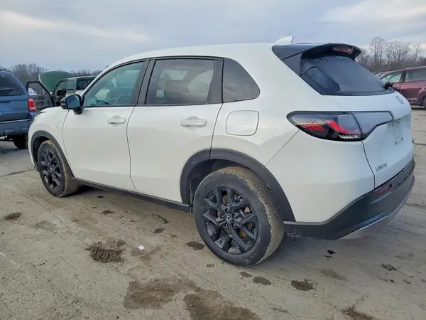3CZRZ2H57RM754641 2024 HONDA HR-V - Image 2