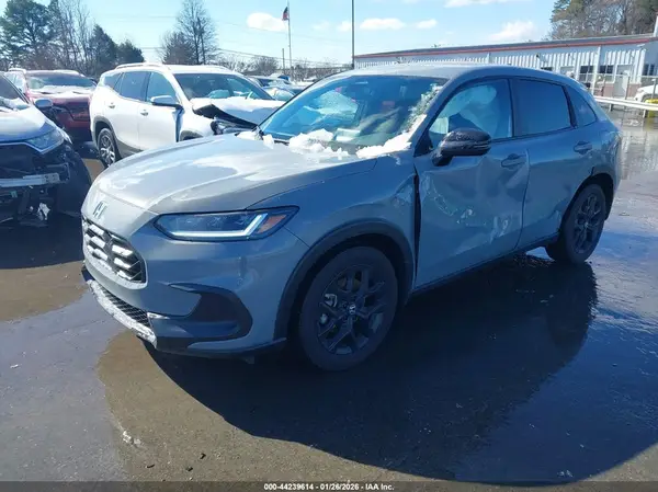 3CZRZ2H58RM747469 2024 HONDA HR-V - Image 2