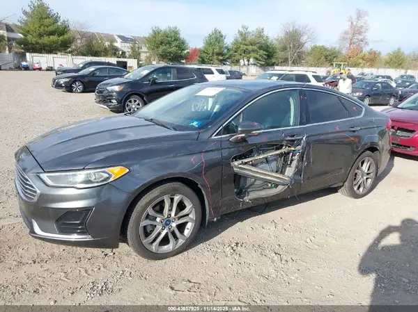 3FA60CD9KR138942 2019 FORD FUSION - Image 2