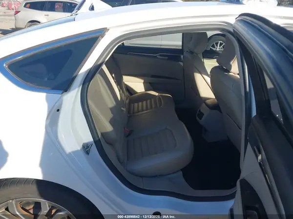 3FA6P0CD1KR150132 2019 FORD FUSION - Image 8