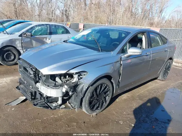 3FA6P0CD1LR117679 2020 FORD FUSION - Image 2