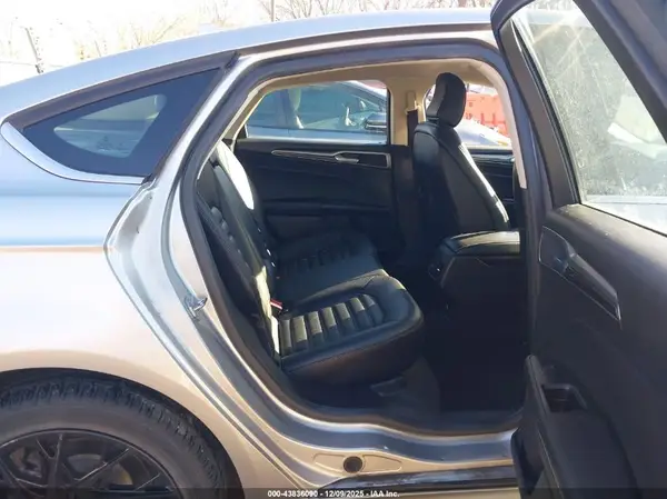 3FA6P0CD1LR117679 2020 FORD FUSION - Image 8