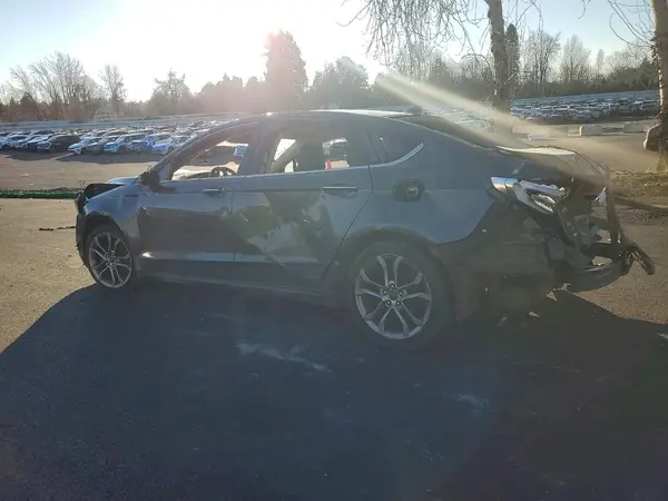 3FA6P0CD2LR175719 2020 FORD FUSION - Image 2