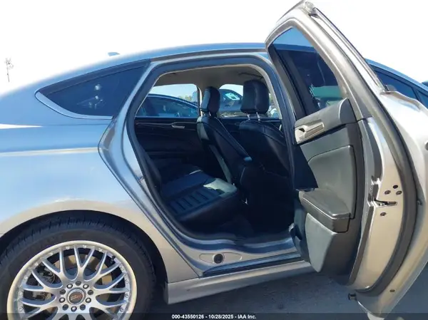 3FA6P0CD2LR177387 2020 FORD FUSION - Image 8