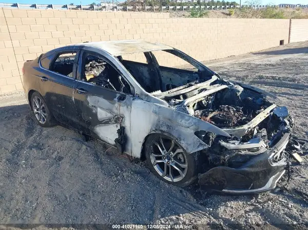 3FA6P0CD2LR215765 2020 FORD FUSION - Image 1