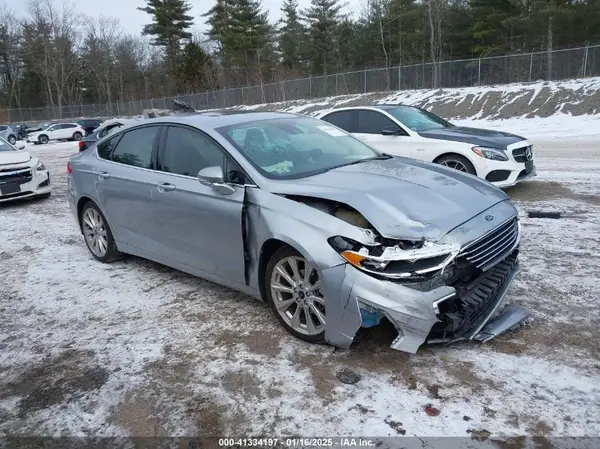 3FA6P0CD2LR246370 2020 FORD FUSION - Image 1