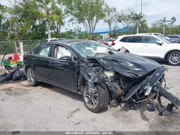 3FA6P0CD3KR150021 2019 FORD FUSION - Image 1