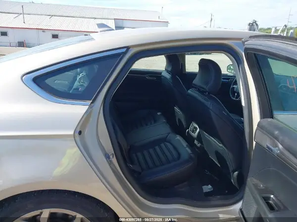 3FA6P0CD3KR247963 2019 FORD FUSION - Image 8