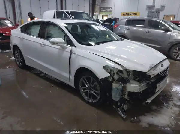 3FA6P0CD4LR194157 2020 FORD FUSION - Image 1