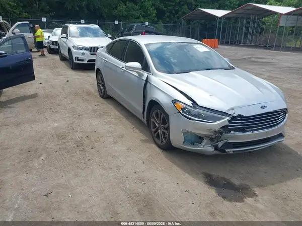 3FA6P0CD5KR180556 2019 FORD FUSION - Image 1