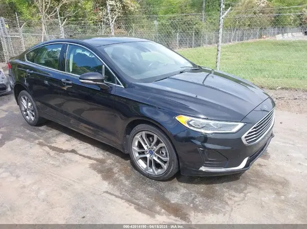 3FA6P0CD5KR182520 2019 FORD FUSION - Image 1