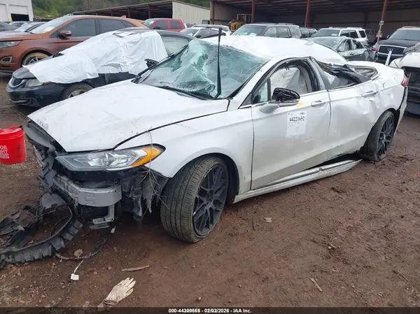 3FA6P0CD7LR196498 2020 FORD FUSION - Image 2