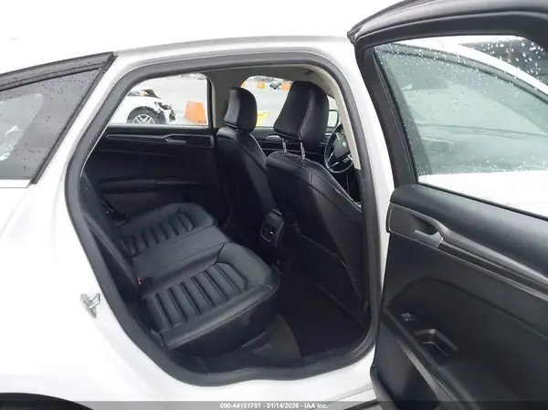 3FA6P0CD7LR217219 2020 FORD FUSION - Image 8
