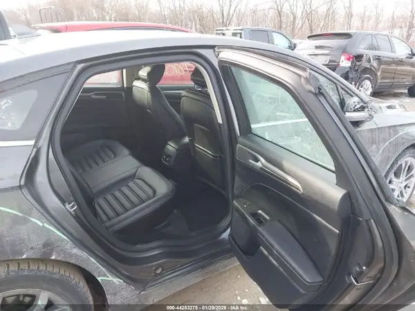 3FA6P0CD7LR250995 2020 FORD FUSION - Image 8
