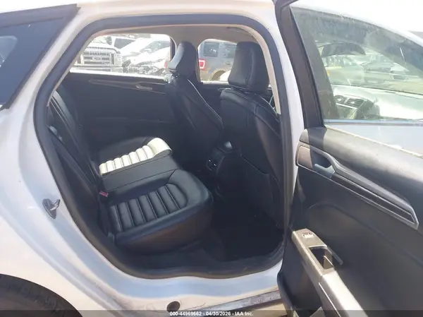 3FA6P0CD8LR130221 2020 FORD FUSION - Image 8