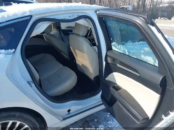 3FA6P0D90JR219160 2018 FORD FUSION - Image 8