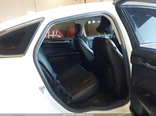 3FA6P0D92KR152935 2019 FORD FUSION - Image 8