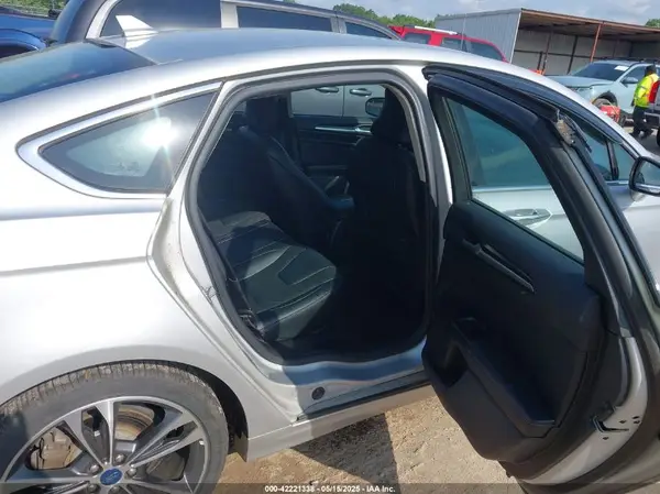 3FA6P0D92KR184848 2019 FORD FUSION - Image 8