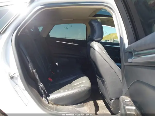 3FA6P0D98KR184692 2019 FORD FUSION - Image 8