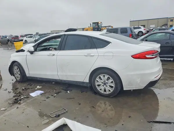 3FA6P0G70LR200945 2020 FORD FUSION - Image 2