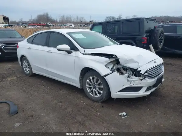 3FA6P0G71HR260823 2017 FORD FUSION - Image 1