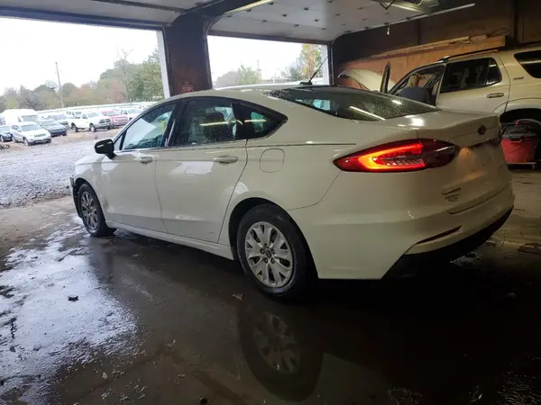 3FA6P0G71KR111805 2019 FORD FUSION - Image 2