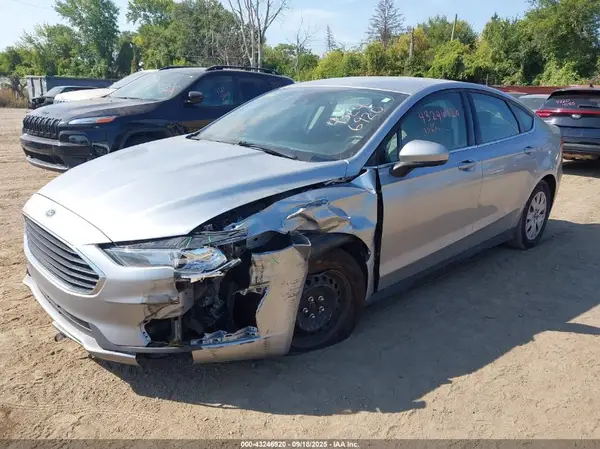3FA6P0G71LR110218 2020 FORD FUSION - Image 2