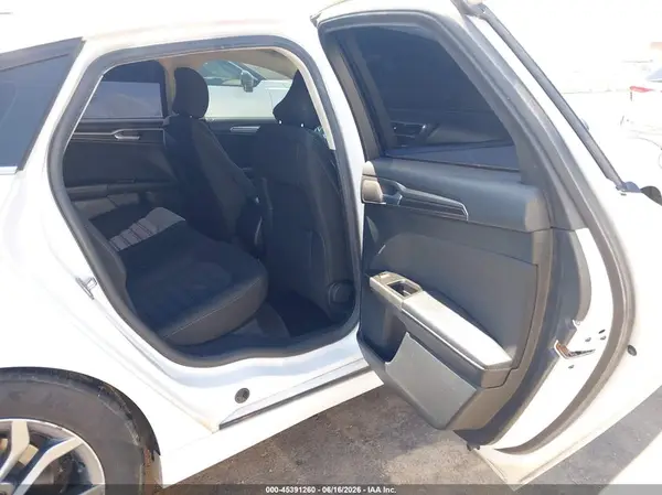 3FA6P0G73HR201434 2017 FORD FUSION - Image 8