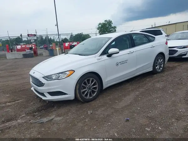 3FA6P0G73HR415923 2017 FORD FUSION - Image 2