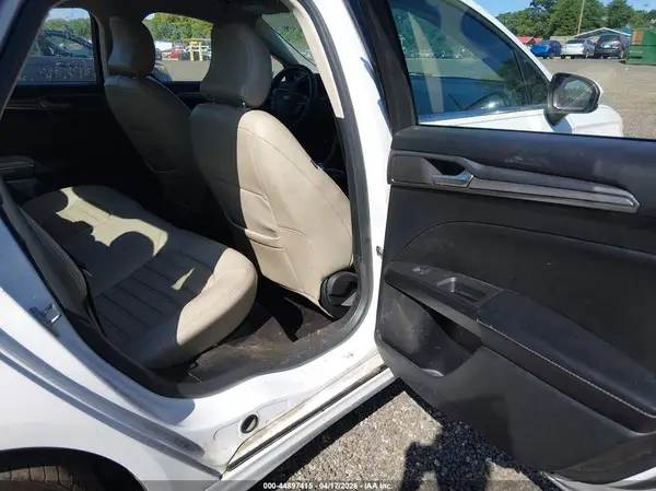 3FA6P0G74KR280118 2019 FORD FUSION - Image 8
