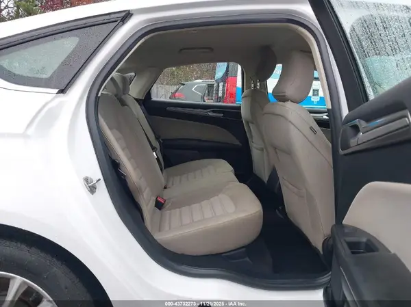 3FA6P0G75HR219630 2017 FORD FUSION - Image 8