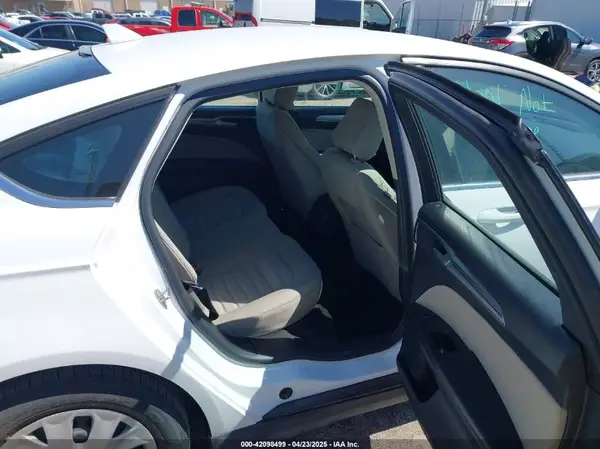 3FA6P0G75LR207521 2020 FORD FUSION - Image 8