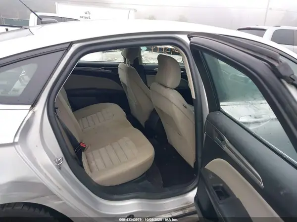3FA6P0G76HR318733 2017 FORD FUSION - Image 8