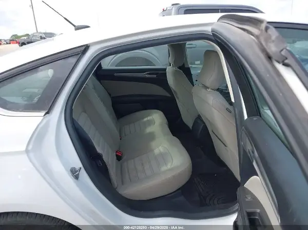 3FA6P0G76KR170915 2019 FORD FUSION - Image 8
