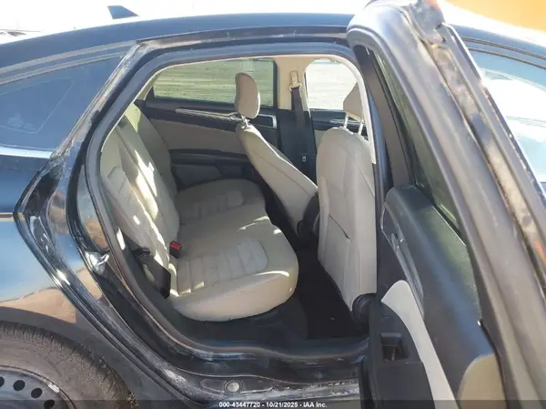 3FA6P0G76LR201002 2020 FORD FUSION - Image 8