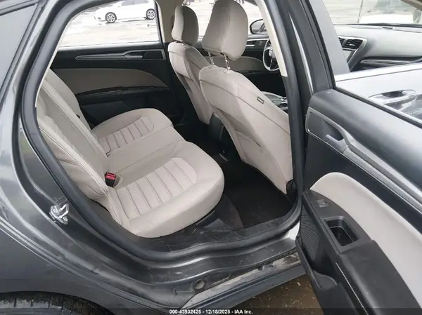 3FA6P0G76LR256257 2020 FORD FUSION - Image 8