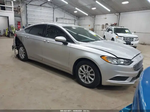 3FA6P0G77HR162329 2017 FORD FUSION - Image 1