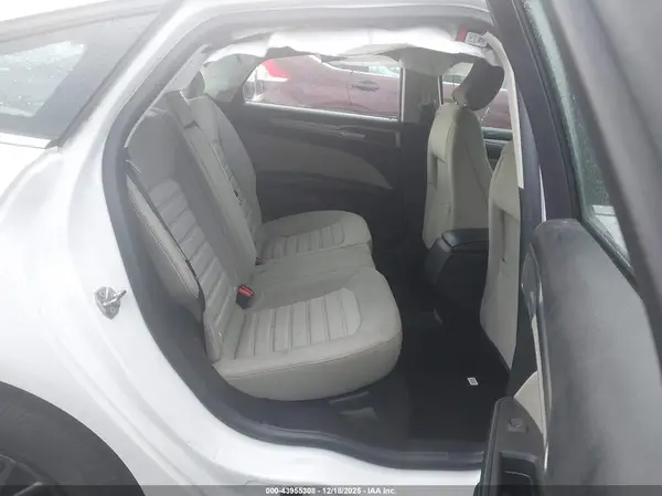 3FA6P0G77KR151600 2019 FORD FUSION - Image 8