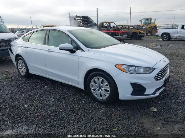 3FA6P0G77KR233083 2019 FORD FUSION - Image 1
