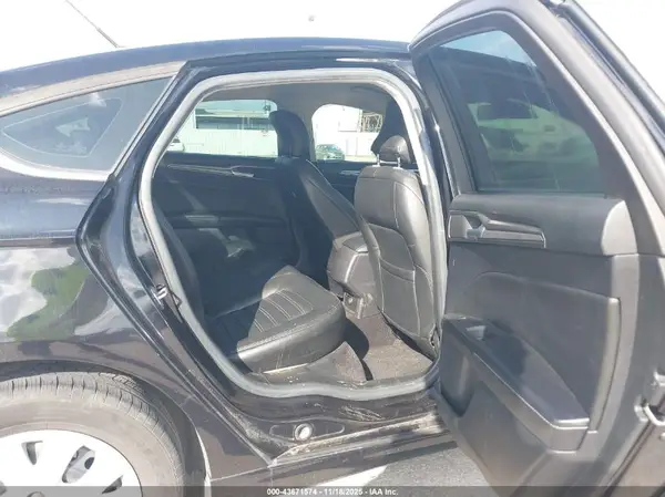3FA6P0G77KR268190 2019 FORD FUSION - Image 8