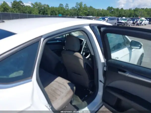 3FA6P0G78GR350016 2016 FORD FUSION - Image 8