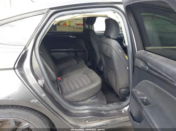 3FA6P0G7XJR127631 2018 FORD FUSION - Image 8